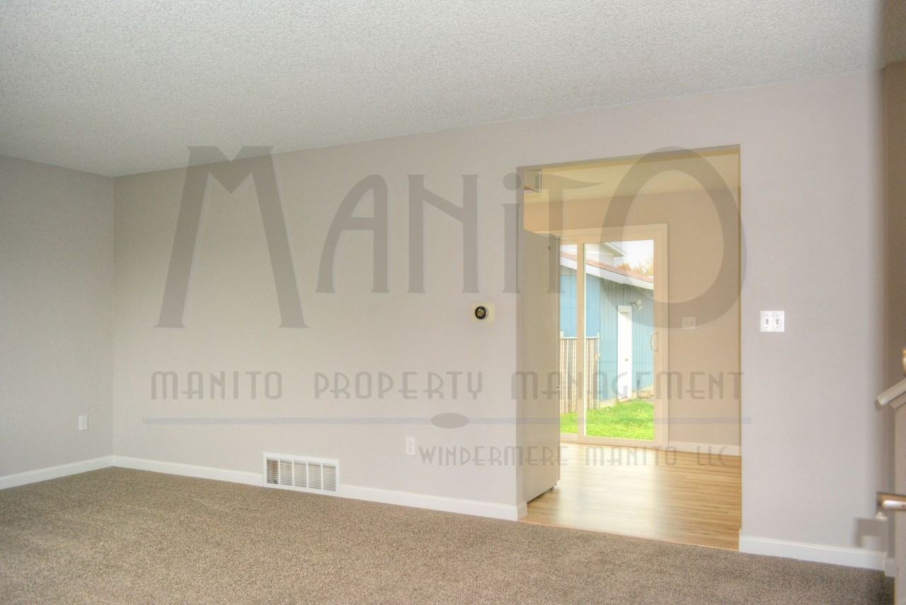 4217 E Marietta Ave - Photo 4 of 26