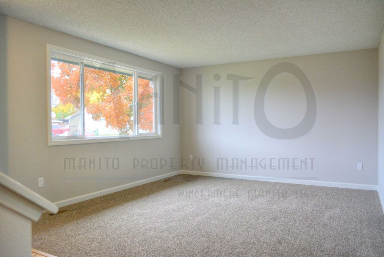 4217 E Marietta Ave - Photo 5 of 26