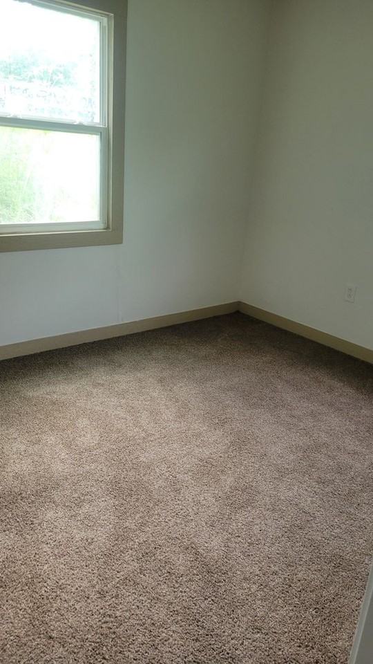 500 Se 36th St - Photo 3 of 7