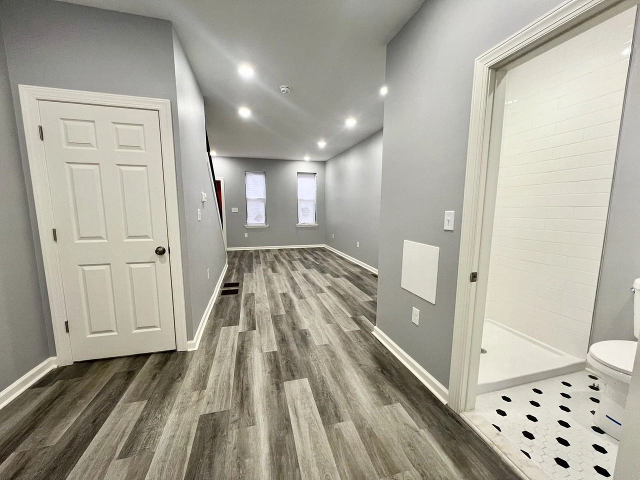 1446 N Etting St - Photo 4 of 20