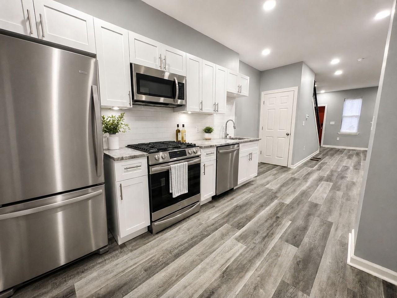 1446 N Etting St - Photo 5 of 20