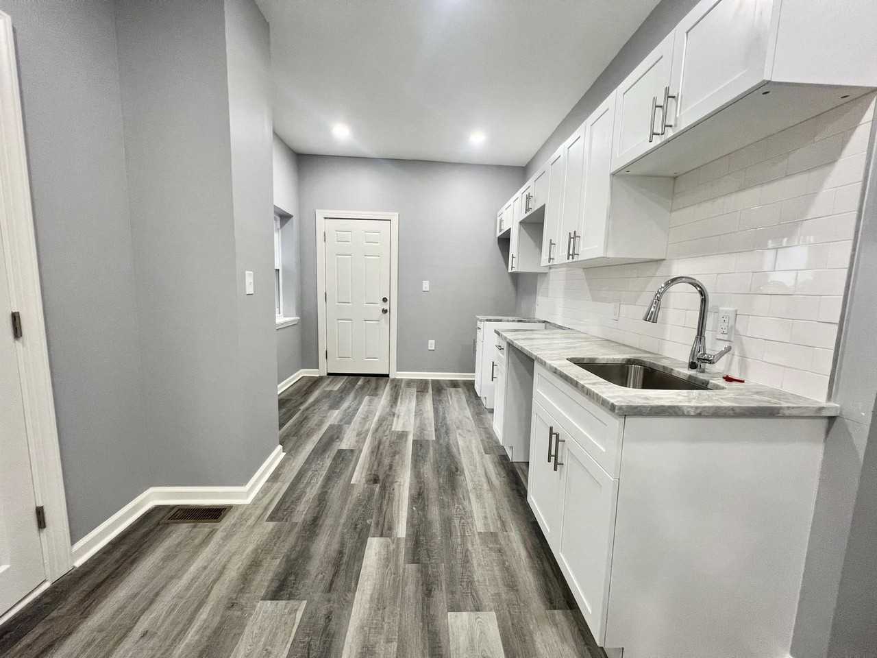 1446 N Etting St - Photo 7 of 20