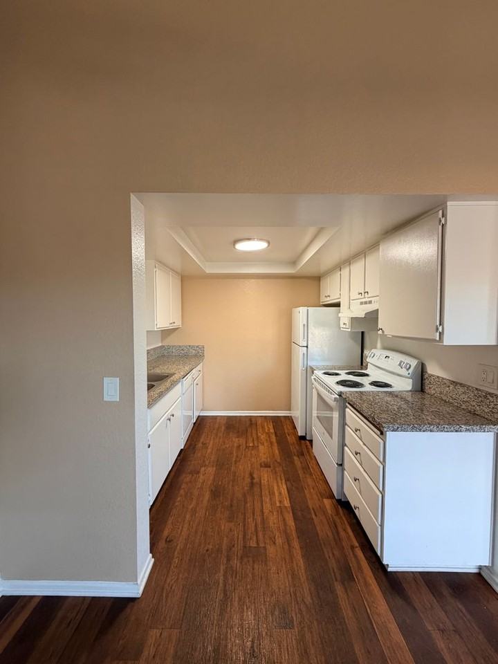 240-48 240-48 W San Marcos Blvd - 244 I - Photo 4 of 8