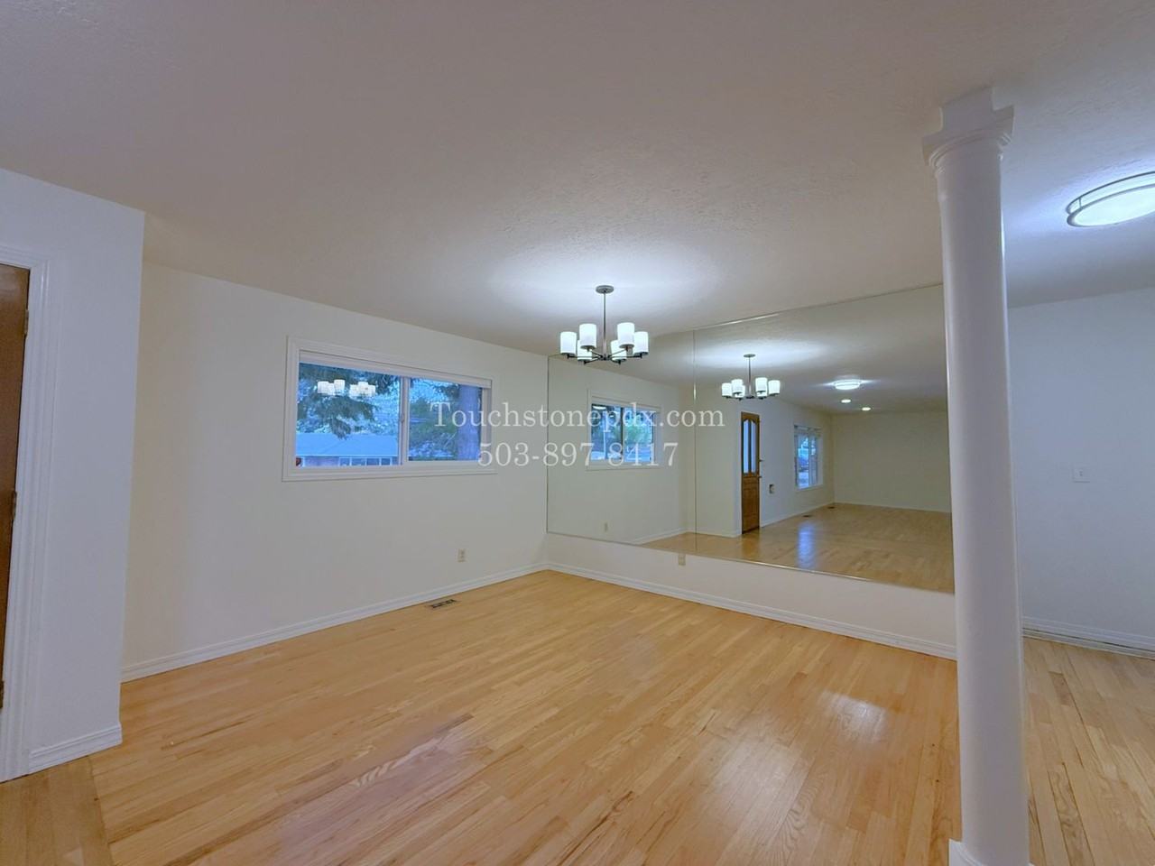 980 Nw Wallula Ave - Photo 6 of 47