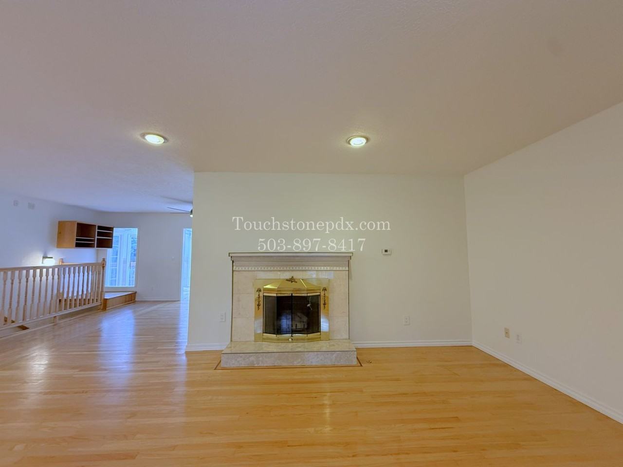 980 Nw Wallula Ave - Photo 7 of 47