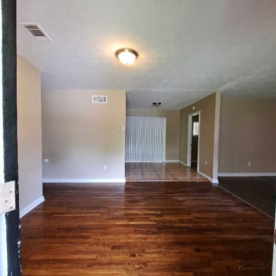 5380 Blackwell Rd - Photo 2 of 13