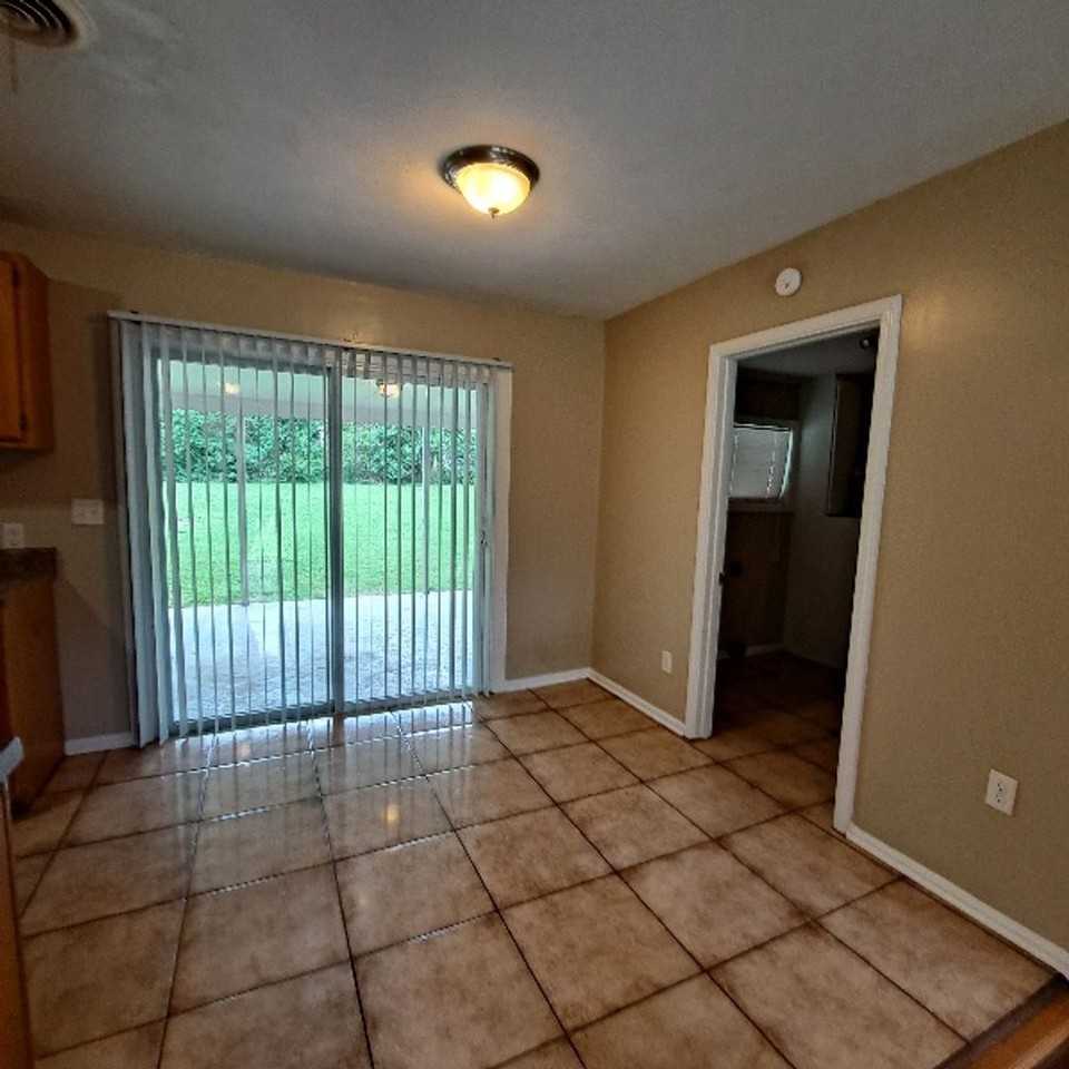 5380 Blackwell Rd - Photo 5 of 13