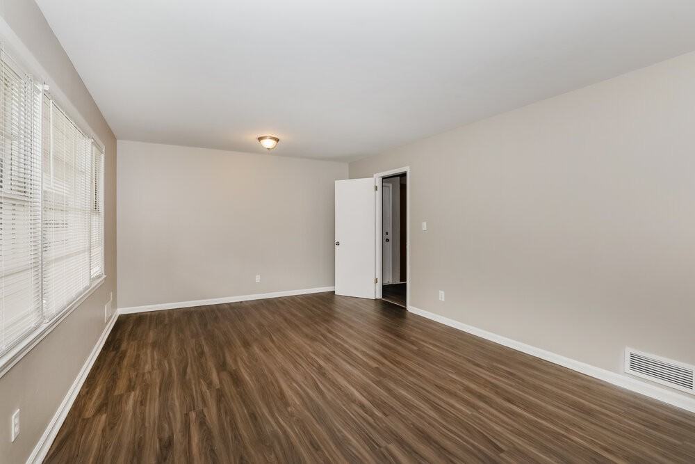 7487 Grayson Dr - Photo 4 of 17