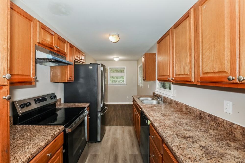 7487 Grayson Dr - Photo 6 of 17