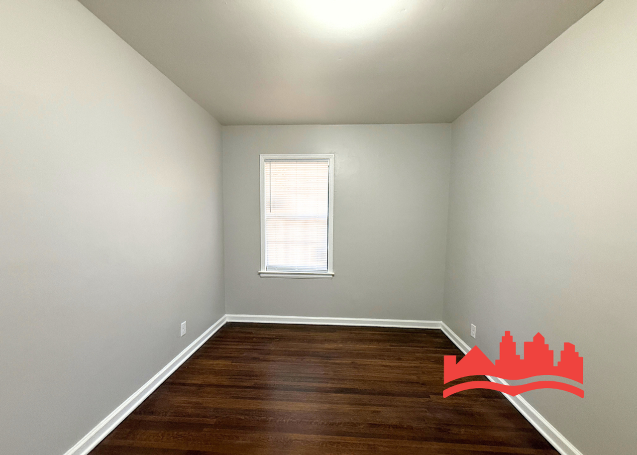 1340 Paullus Ave - Photo 5 of 16