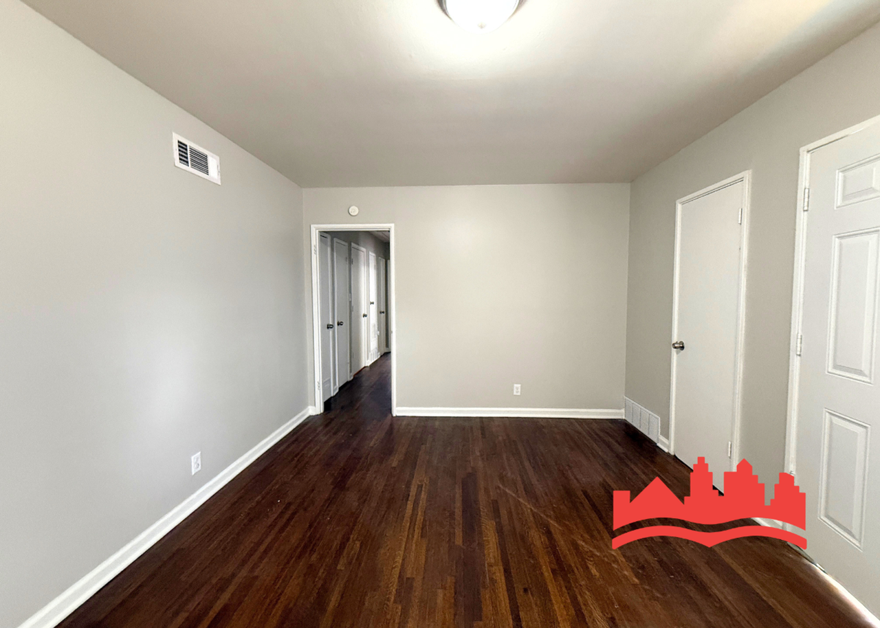 1340 Paullus Ave - Photo 7 of 16