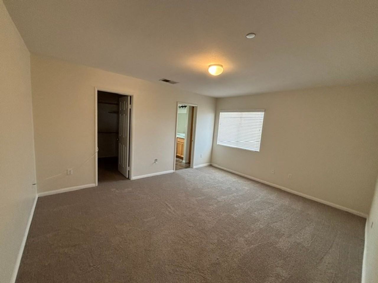1085 Spud Moreno St - Photo 4 of 11