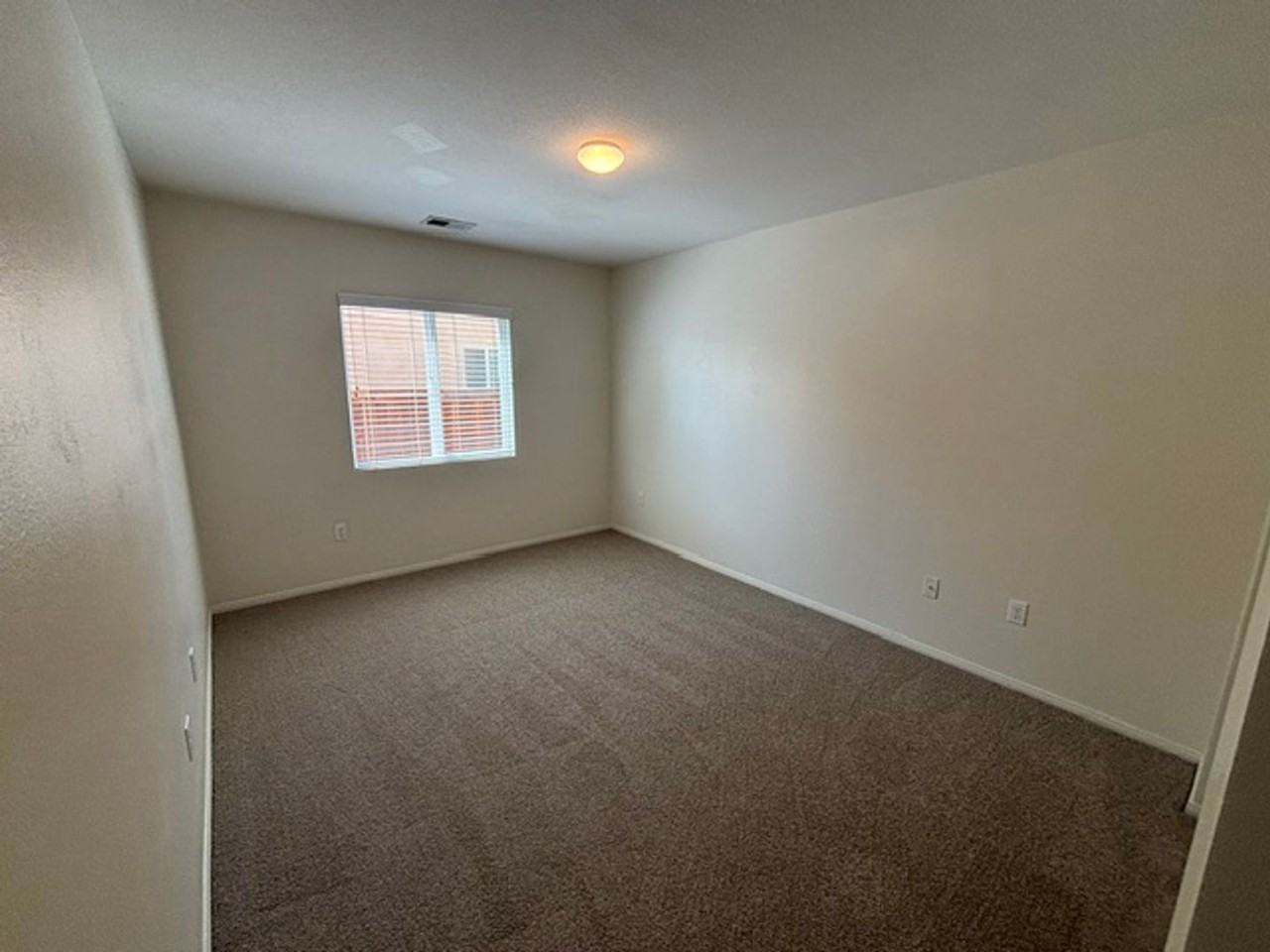 1085 Spud Moreno St - Photo 6 of 11