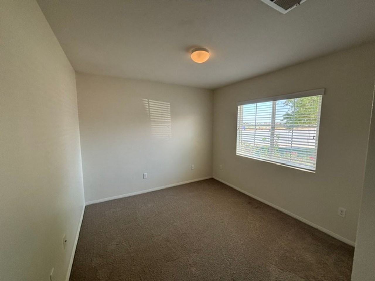 1085 Spud Moreno St - Photo 7 of 11