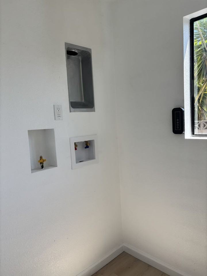 218 Oak St #A - Photo 7 of 9