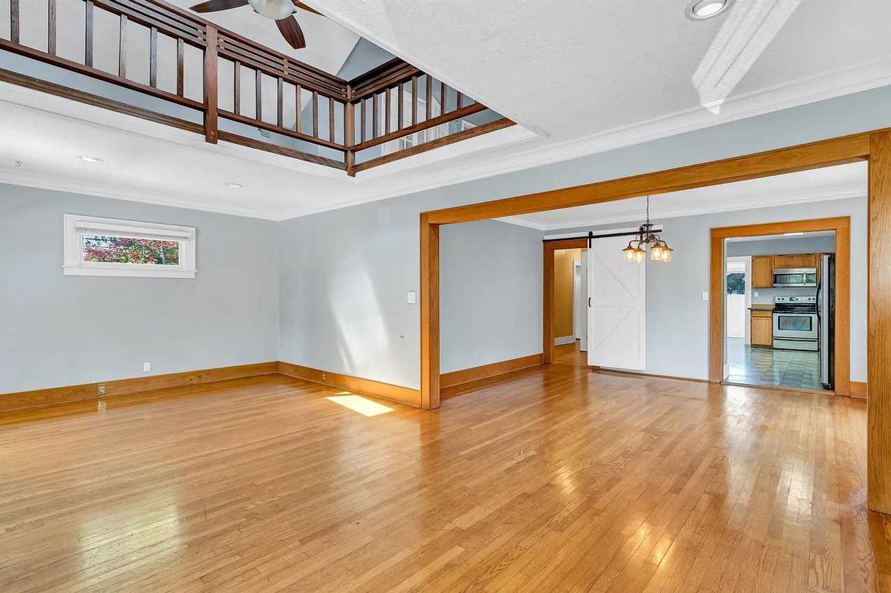 960 5th St Ne - Photo 3 of 23