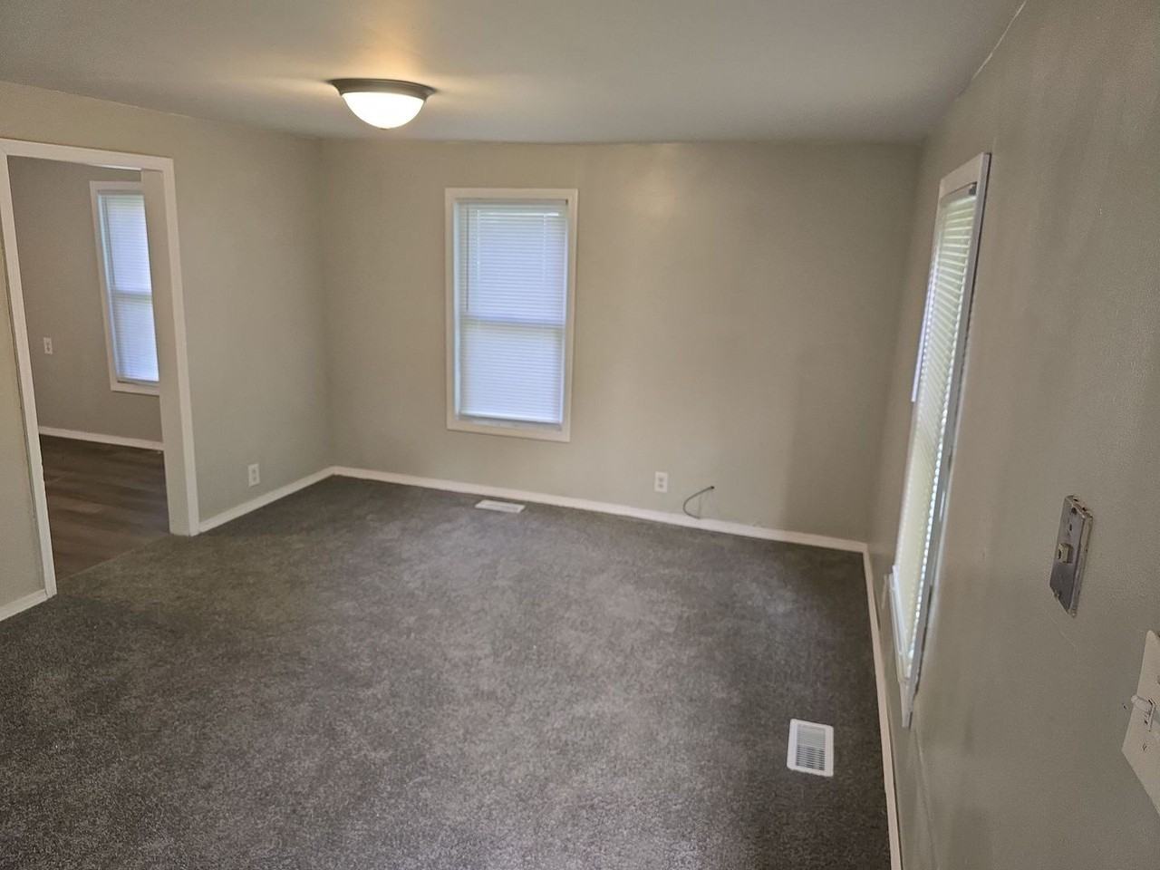2001 E Depauw Ave - Photo 2 of 8
