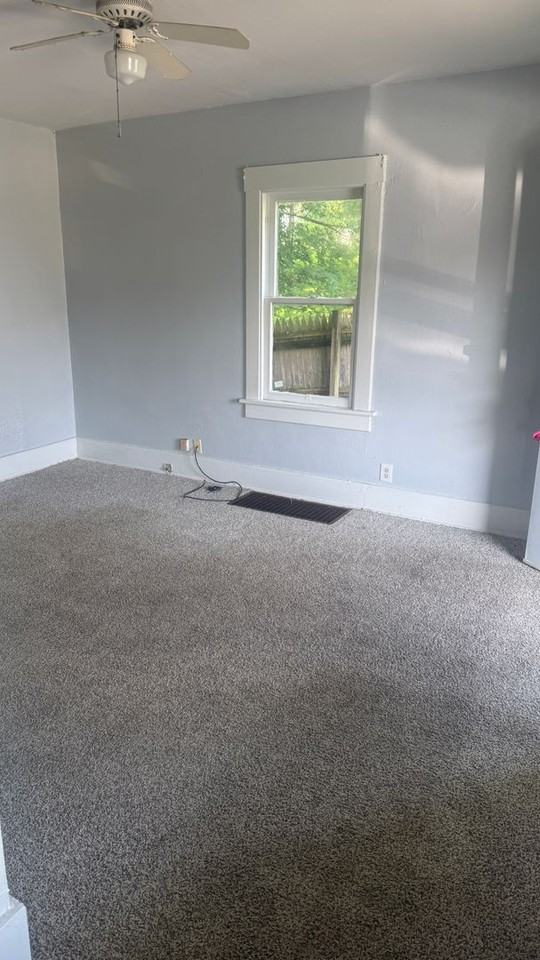343 Russell St - Photo 2 of 7