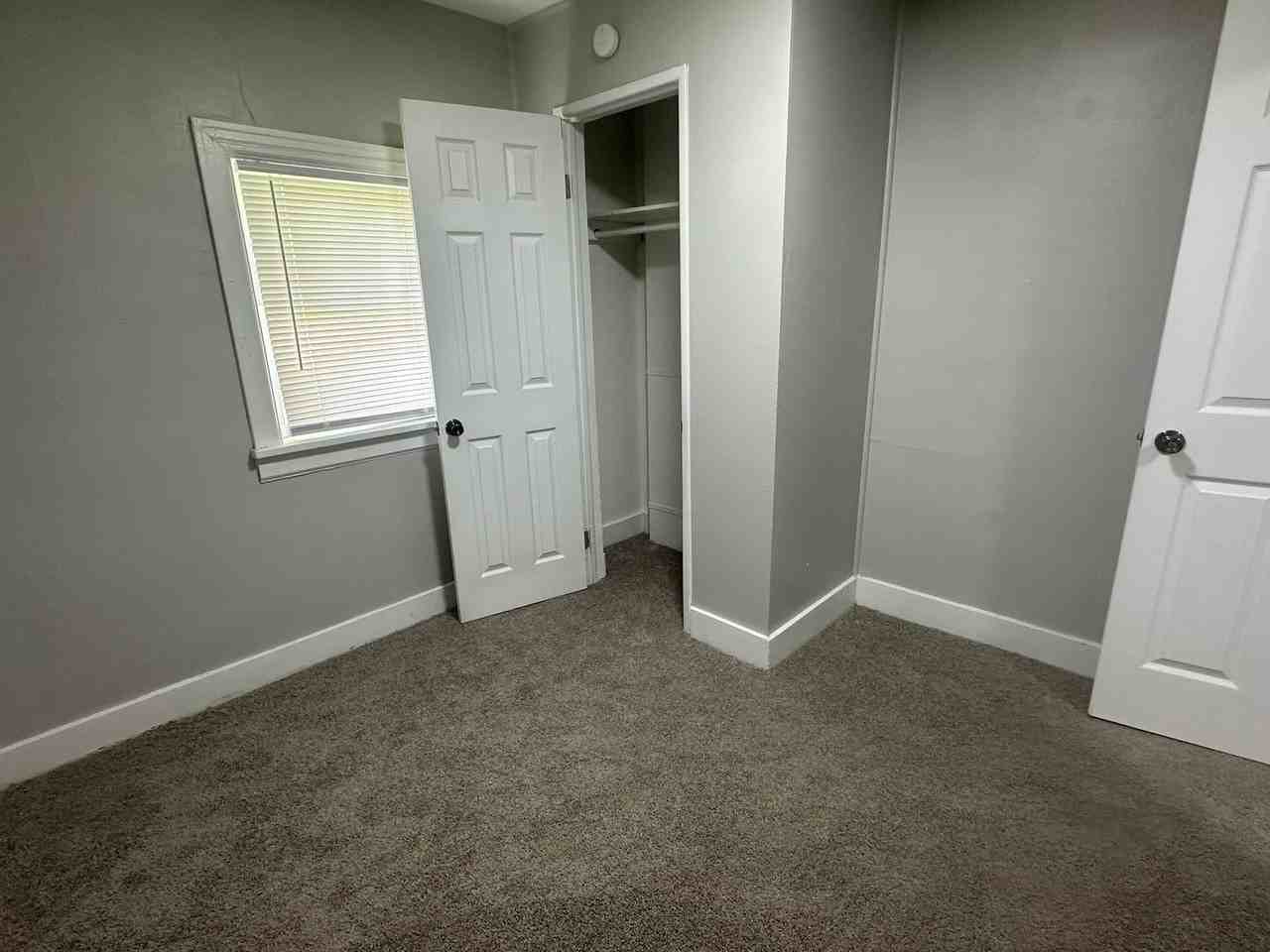 1704 S Penn St - Photo 4 of 10