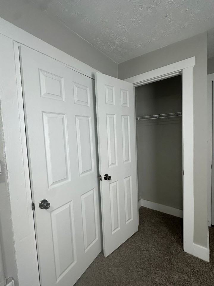 1704 S Penn St - Photo 5 of 10