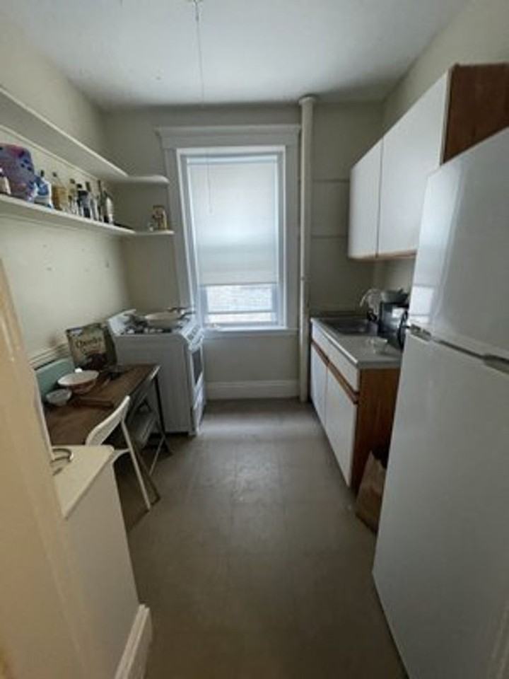 161 Kelton St - Photo 2 of 4