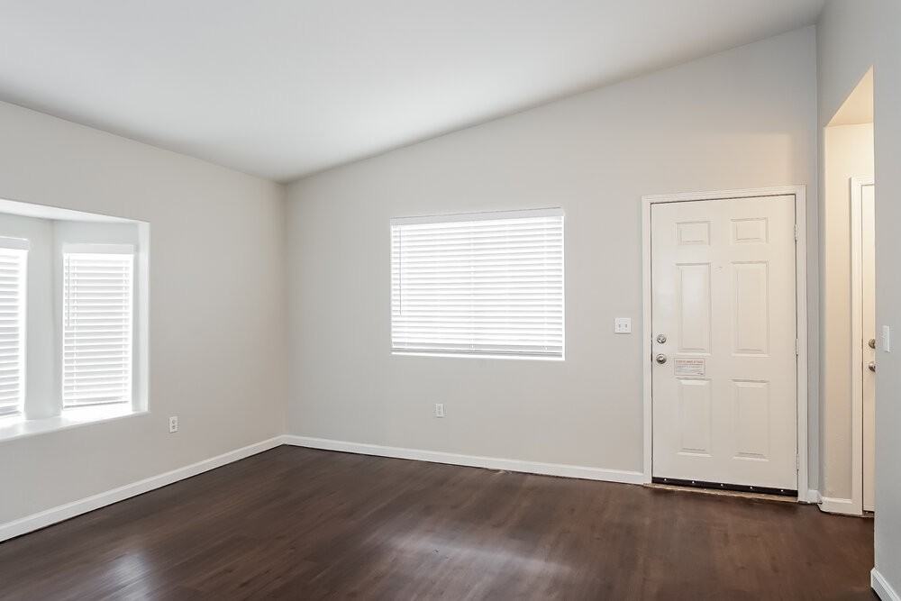 5254 Jewel Canyon Dr - Photo 2 of 14