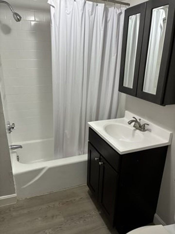 1124 Commonwealth Ave - Photo 3 of 4