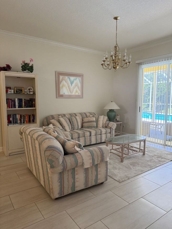 2209 Ramsgate Ct - Photo 3 of 26