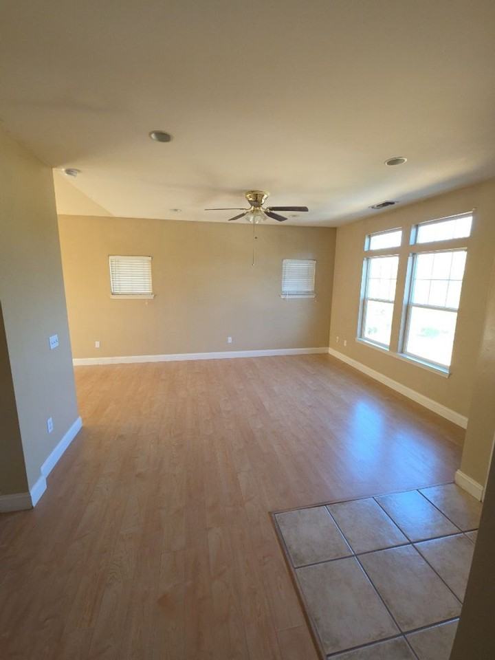 10401 Point Lakeview Rd #B - Photo 2 of 11
