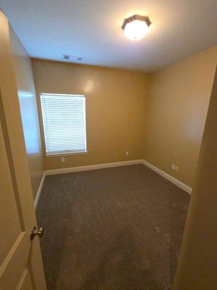 10401 Point Lakeview Rd #B - Photo 5 of 11