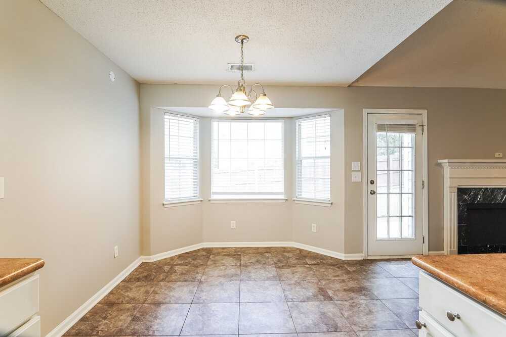715 Claiborne St - Photo 6 of 16