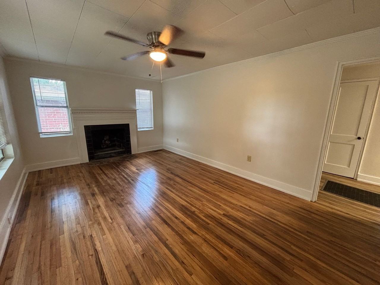 630 Oakland Ave - Photo 2 of 6