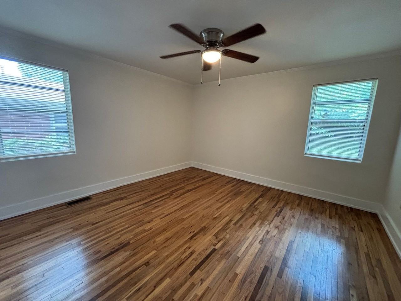 630 Oakland Ave - Photo 4 of 6