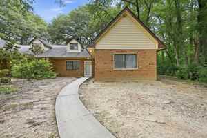 featured image of 8666 Anna Way
