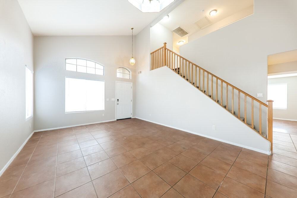 14711 W Ely Dr - Photo 6 of 17