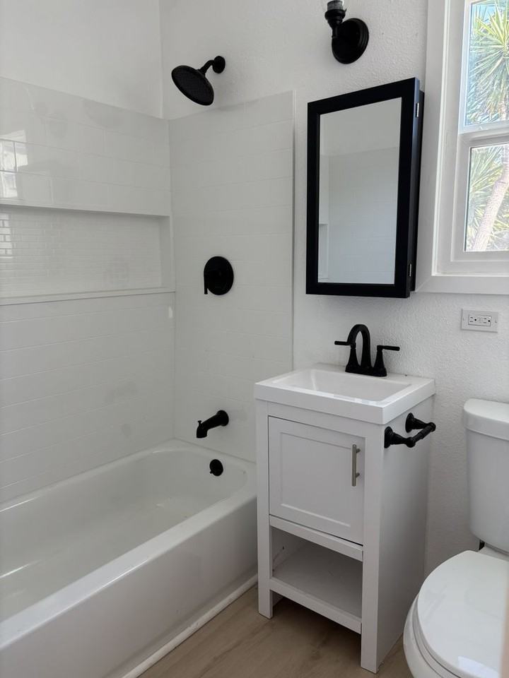218 Oak St #C - Photo 5 of 6
