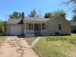 featured image of 11 E 27th Ave