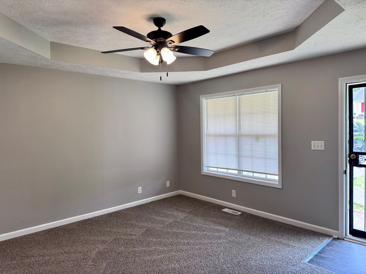 357 Treeland Dr - Photo 3 of 20