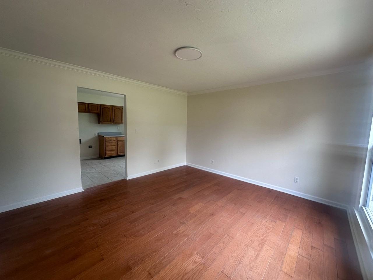 6806 John Paul Ln - Photo 3 of 32