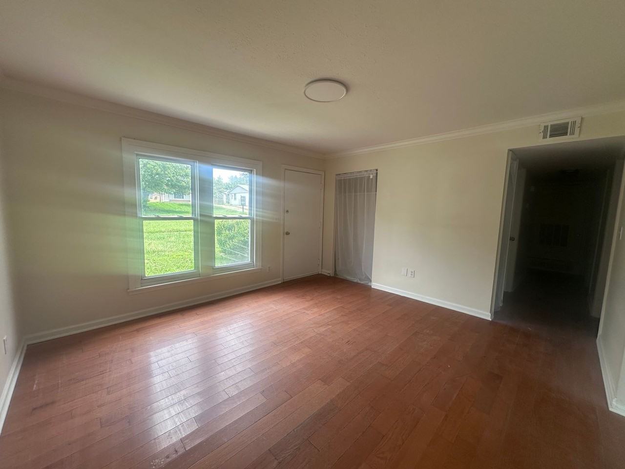 6806 John Paul Ln - Photo 5 of 32