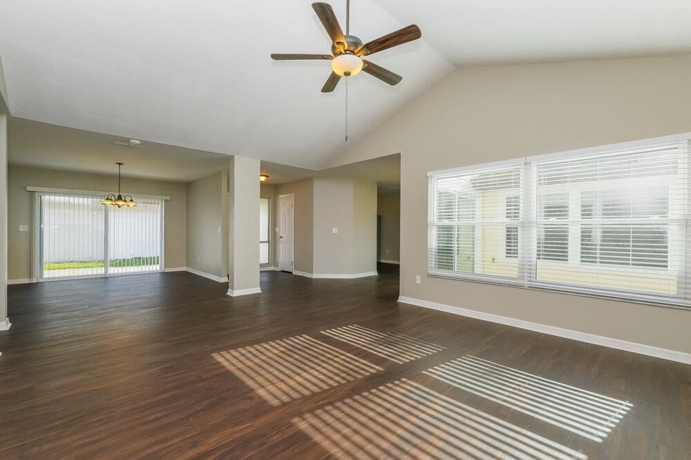 7022 Drury St - Photo 3 of 16