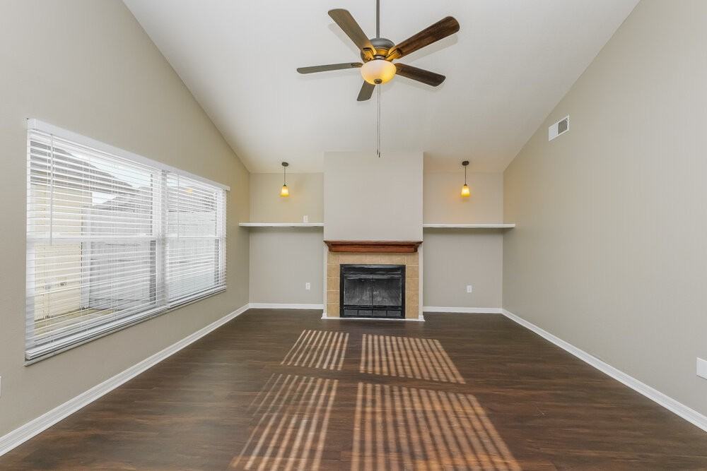 7022 Drury St - Photo 4 of 16