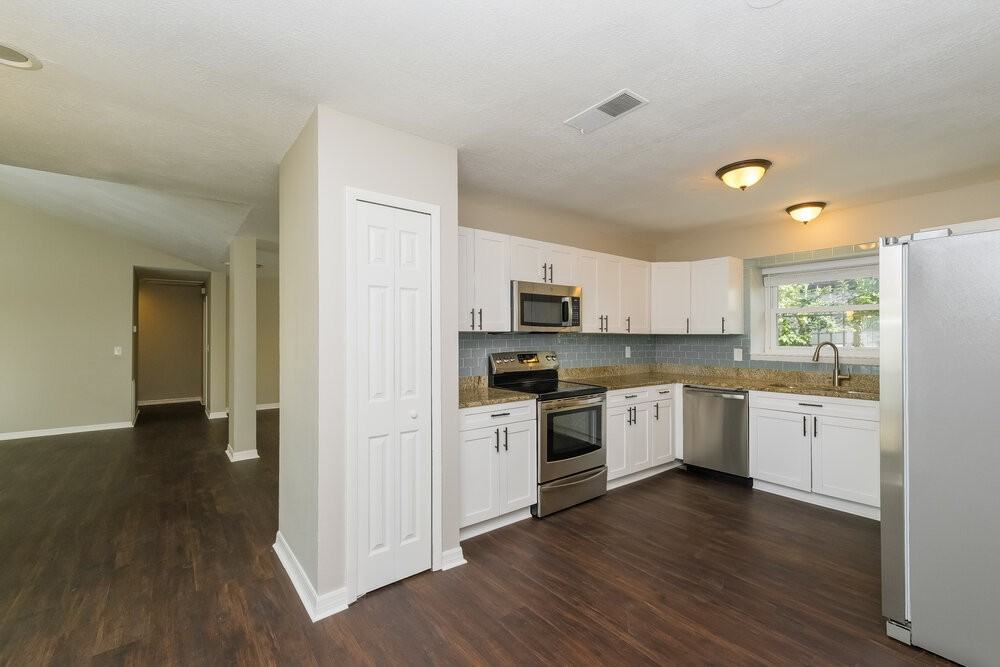 7022 Drury St - Photo 6 of 16