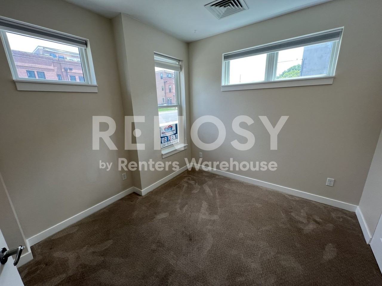770 24th St - Photo 6 of 28