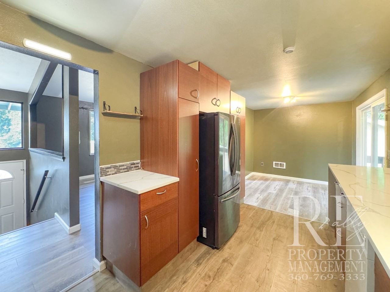 111 Shamrock Ln - Photo 4 of 26