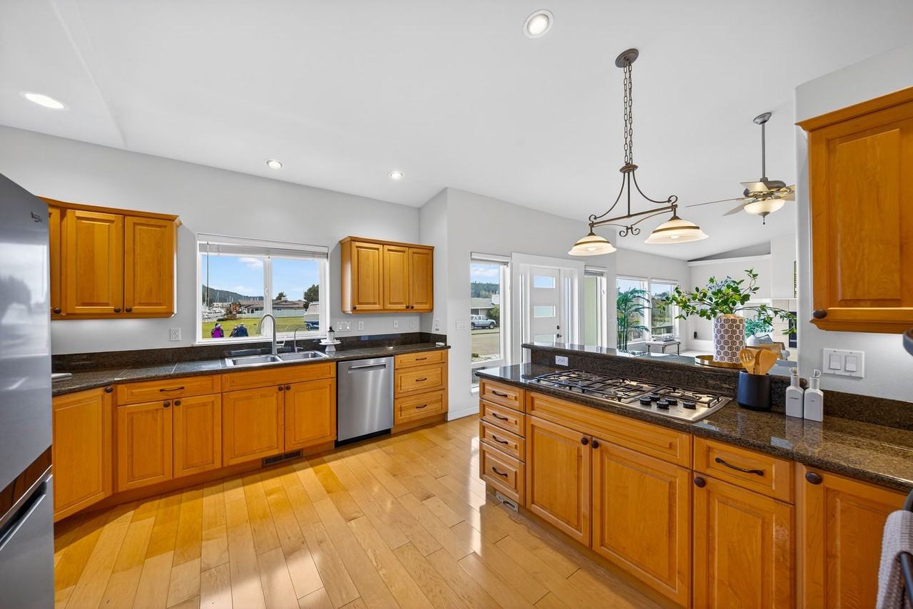5208 Doon Way - Photo 5 of 24