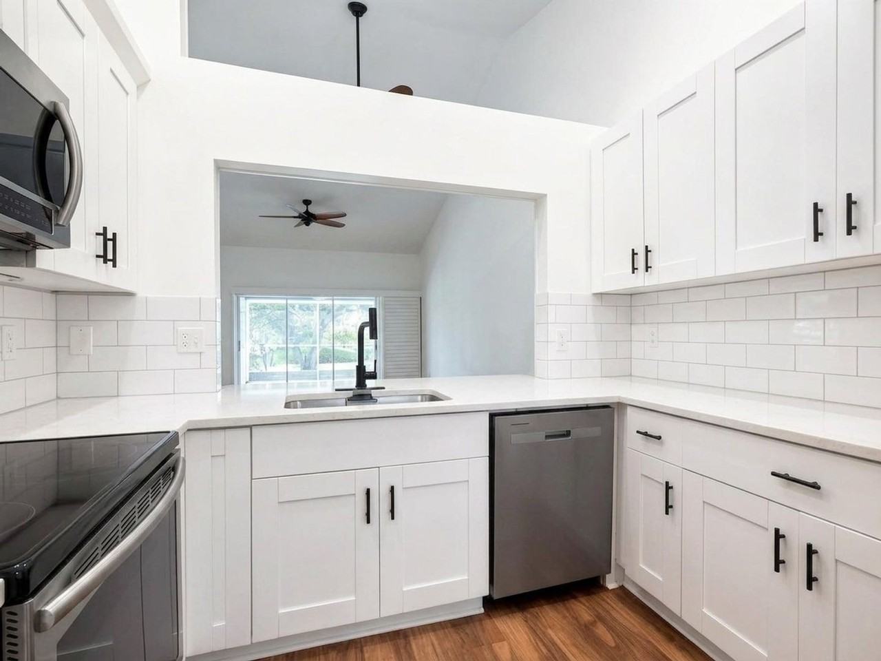 529 Saint Andrews Blvd - Photo 2 of 26