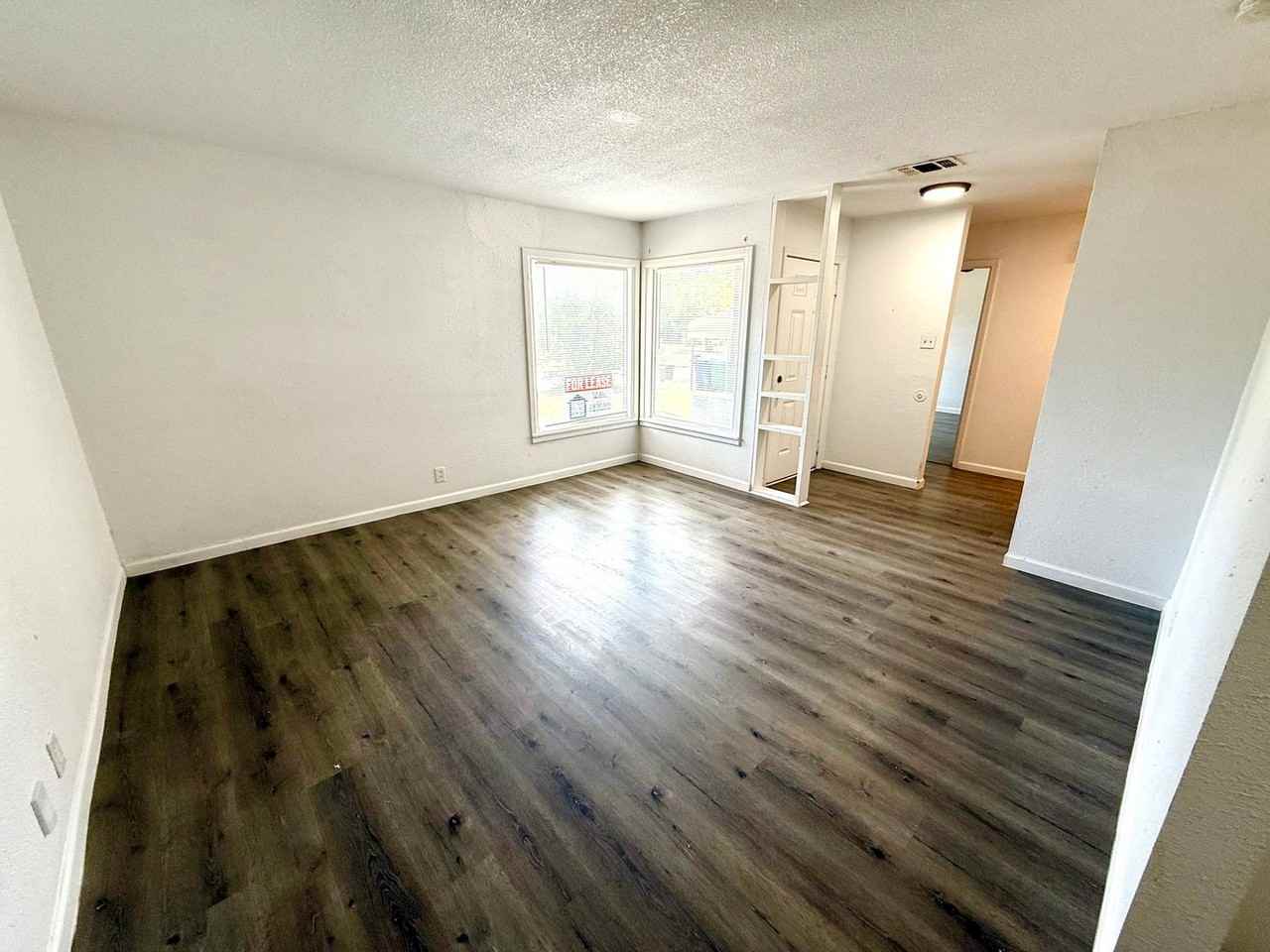 307 Hartline Dr - Photo 2 of 22