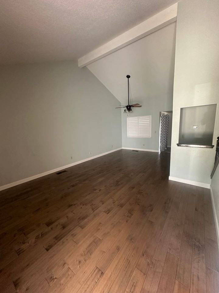 1709 Badger Way - Photo 4 of 6