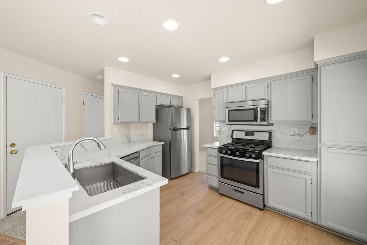 3916 Promenade Way - Photo 5 of 44